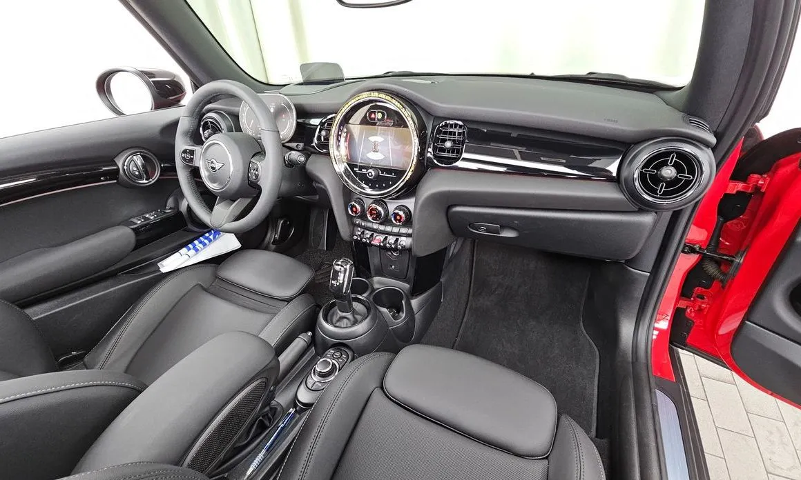 Mini Cooper Convertible 2024 из KR, фото 6