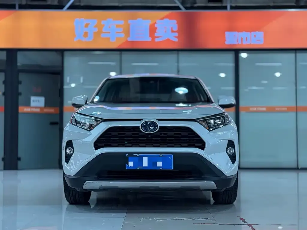 Toyota RAV4 — фото 2