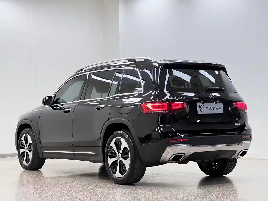 Mercedes-Benz GLB — фото 5