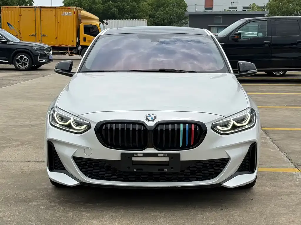 BMW 1 Series — фото 1