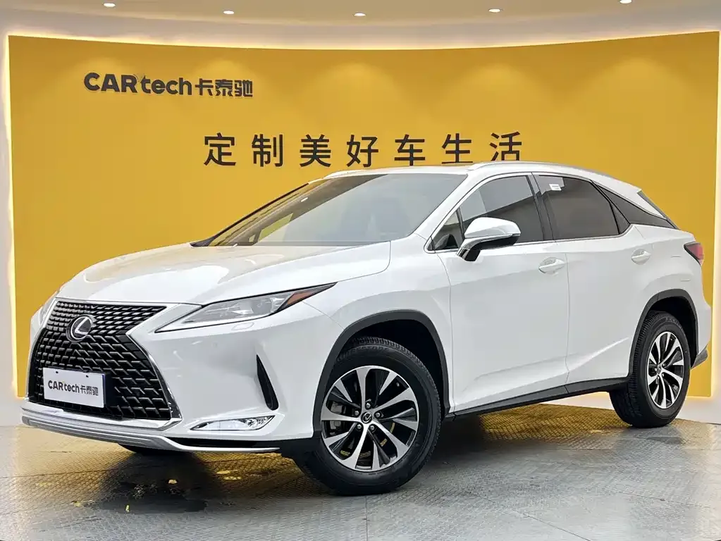 Lexus RX — фото 1