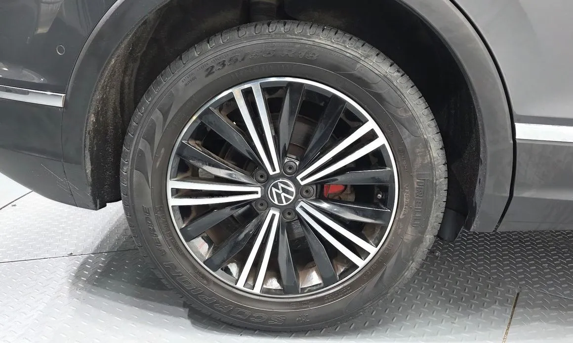 Volkswagen Tiguan — фото 8