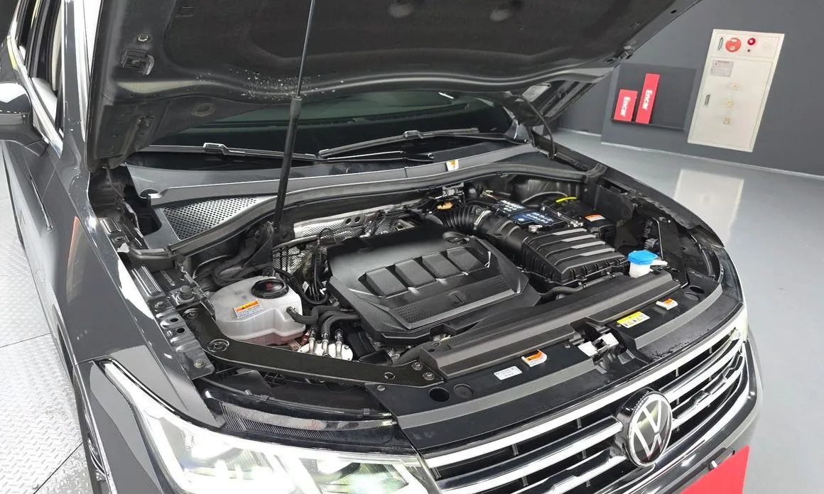 Volkswagen Tiguan — фото 9