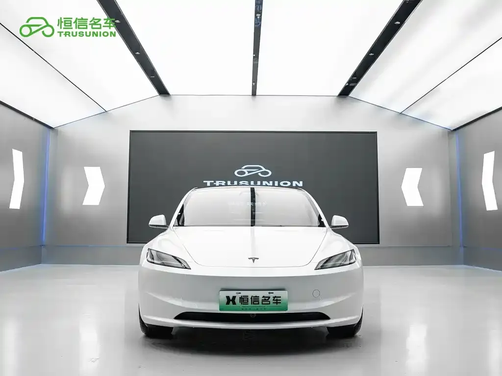 Tesla Model 3 — фото 5