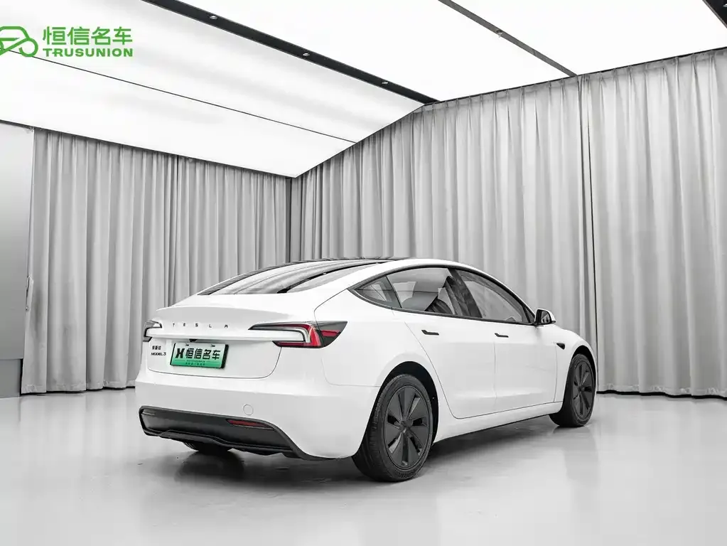 Tesla Model 3 — фото 2