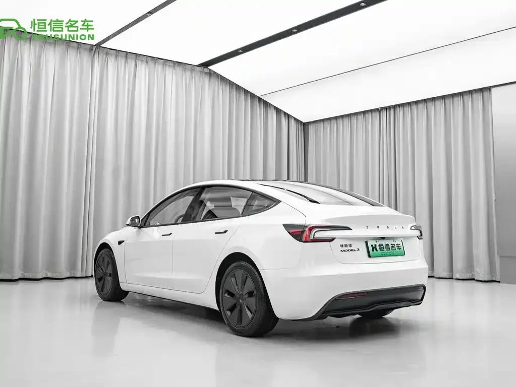 Tesla Model 3 — фото 3