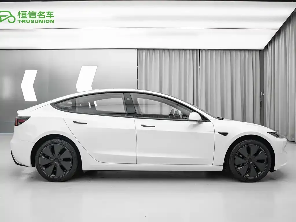Tesla Model 3 — фото 6