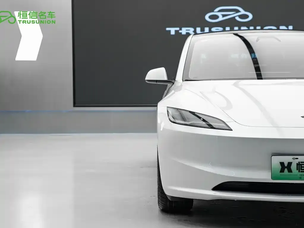 Tesla Model 3 — фото 4