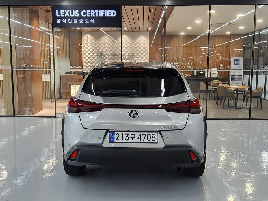 Lexus UX — фото 4