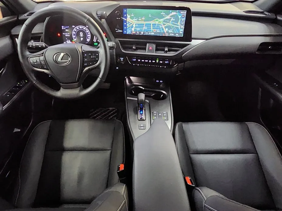 Lexus UX — фото 9
