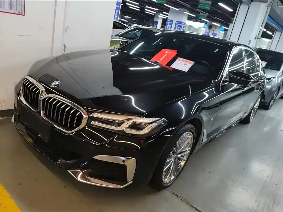 BMW 5 Series — фото 1