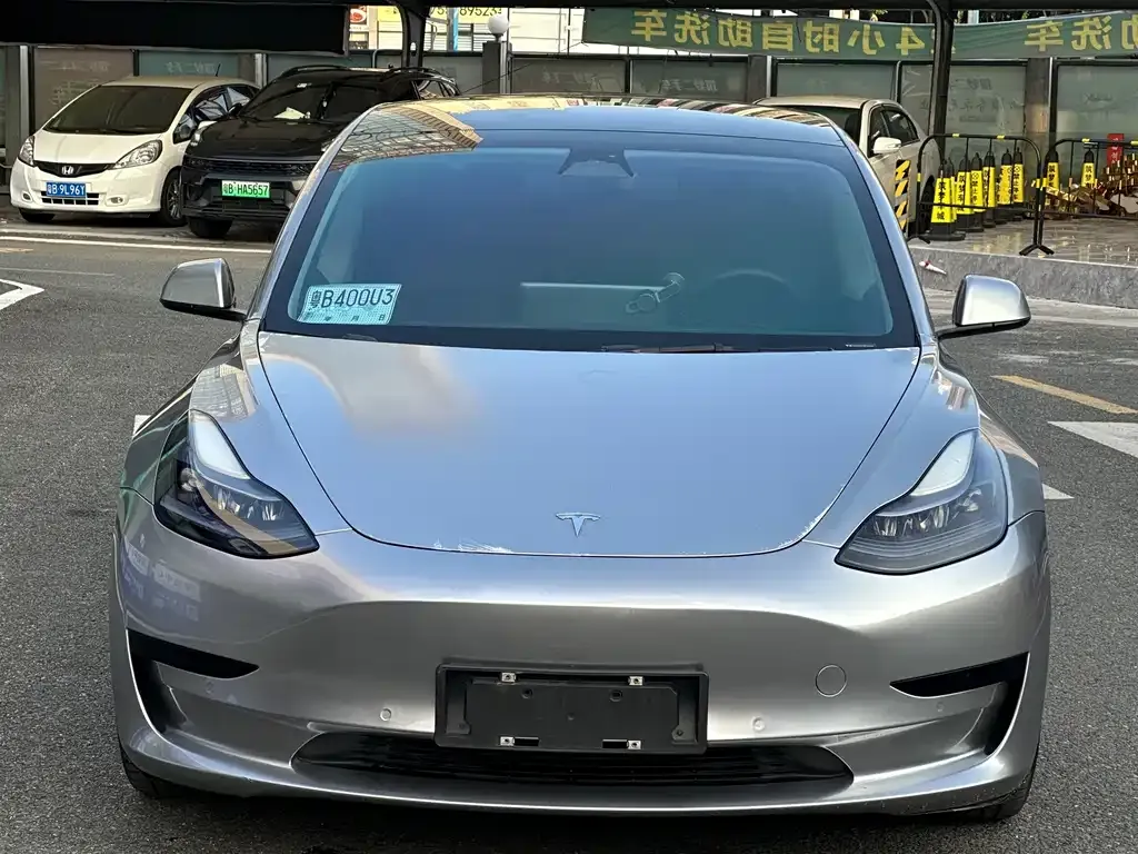 Tesla Model 3 — фото 10