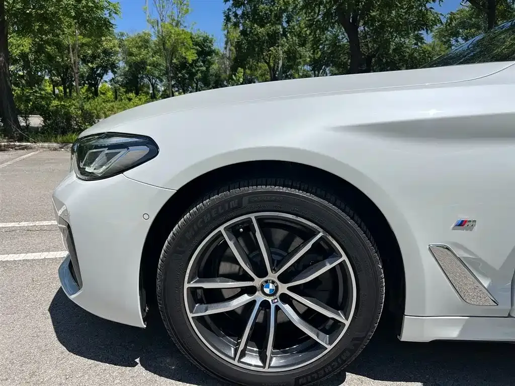 BMW 5 Series — фото 10