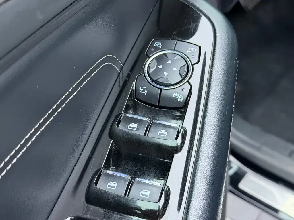 Ford Edge — фото 9