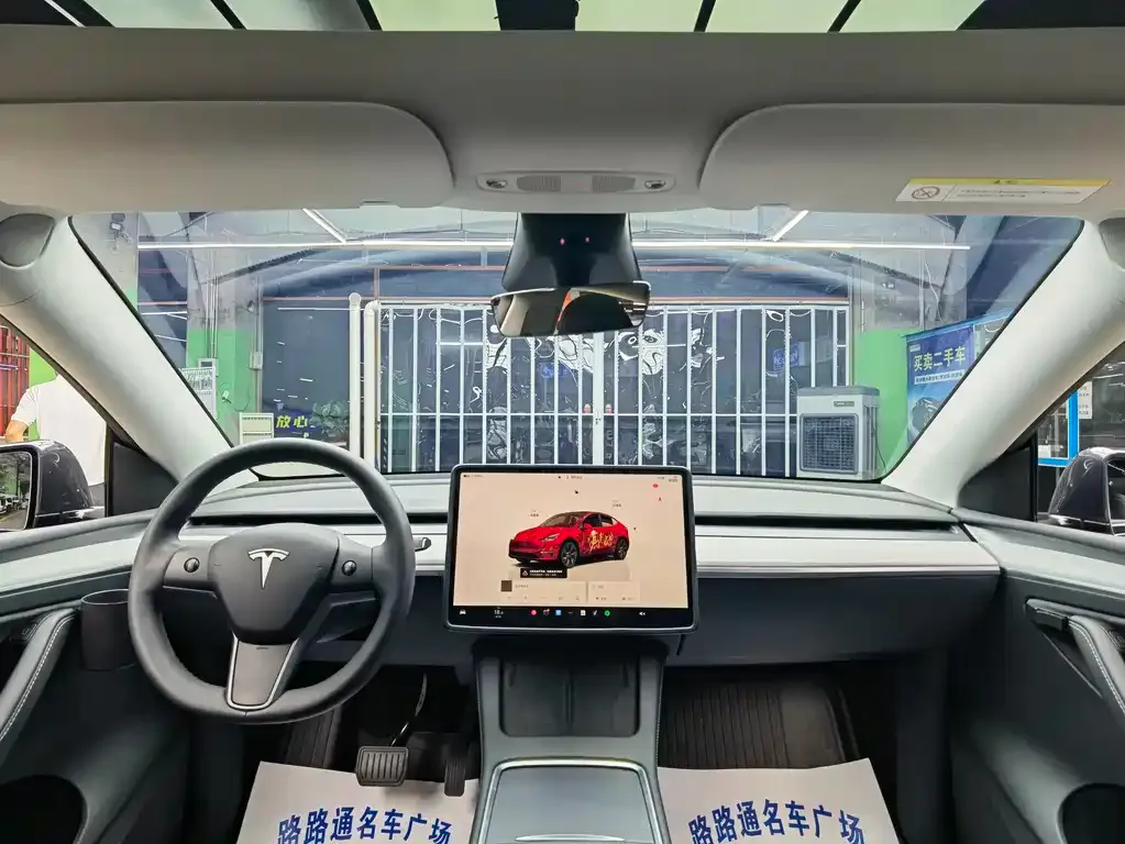 Tesla Model Y — фото 7