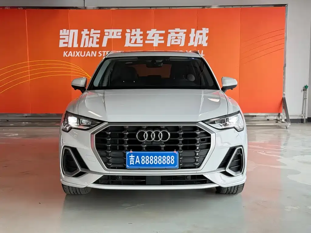Audi Q3 — фото 10