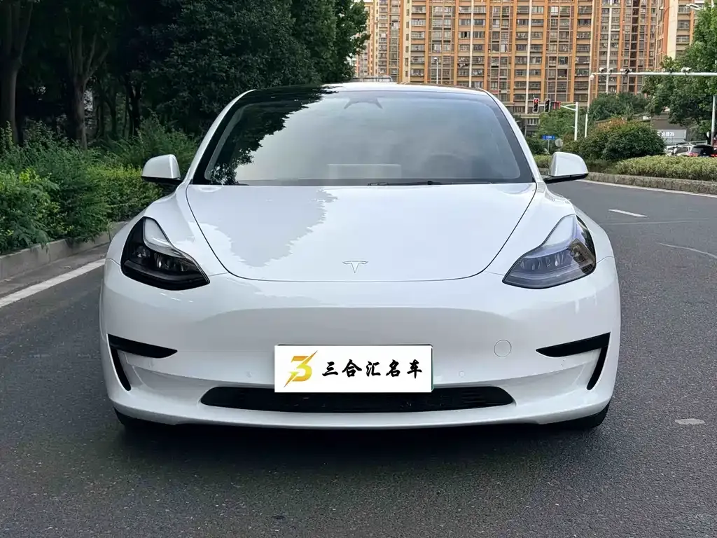 Tesla Model 3 — фото 5