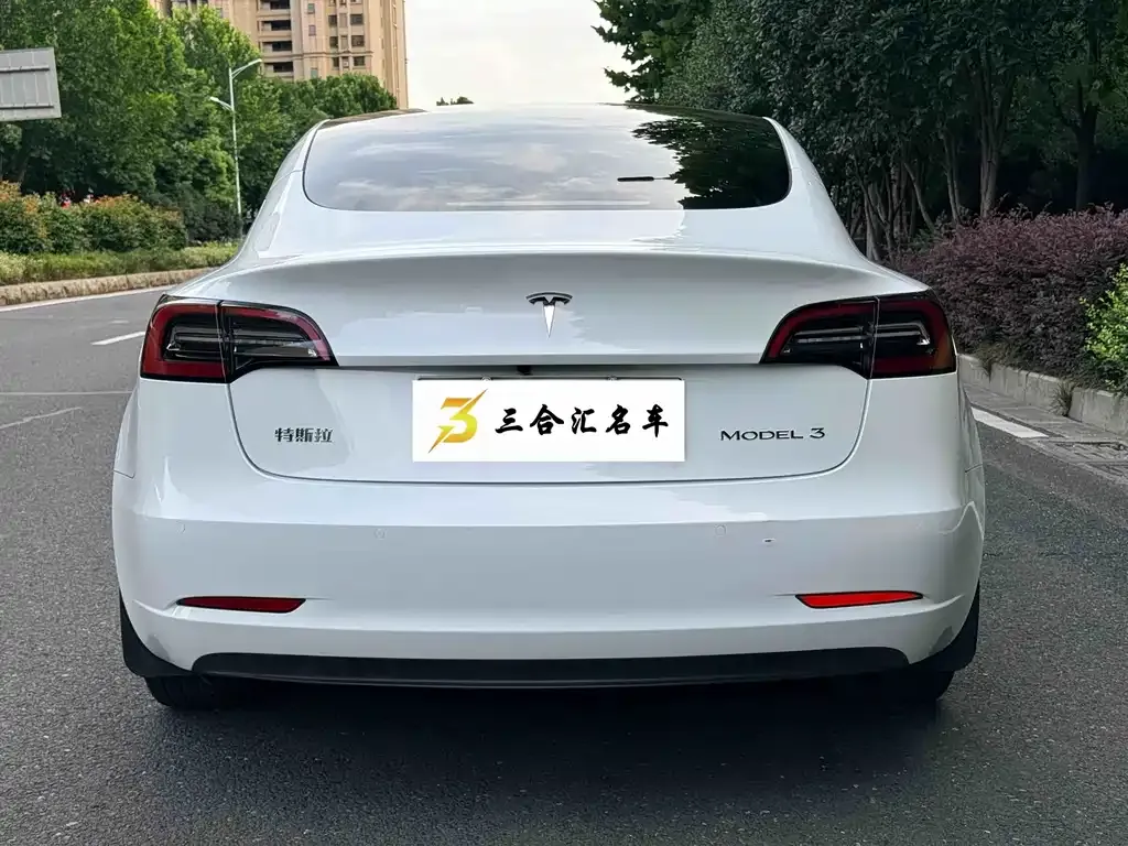 Tesla Model 3 — фото 4