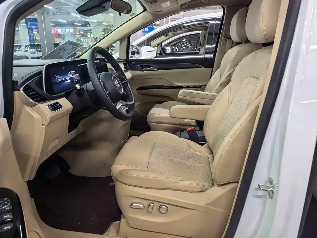 Buick GL8 Hybrid — фото 6
