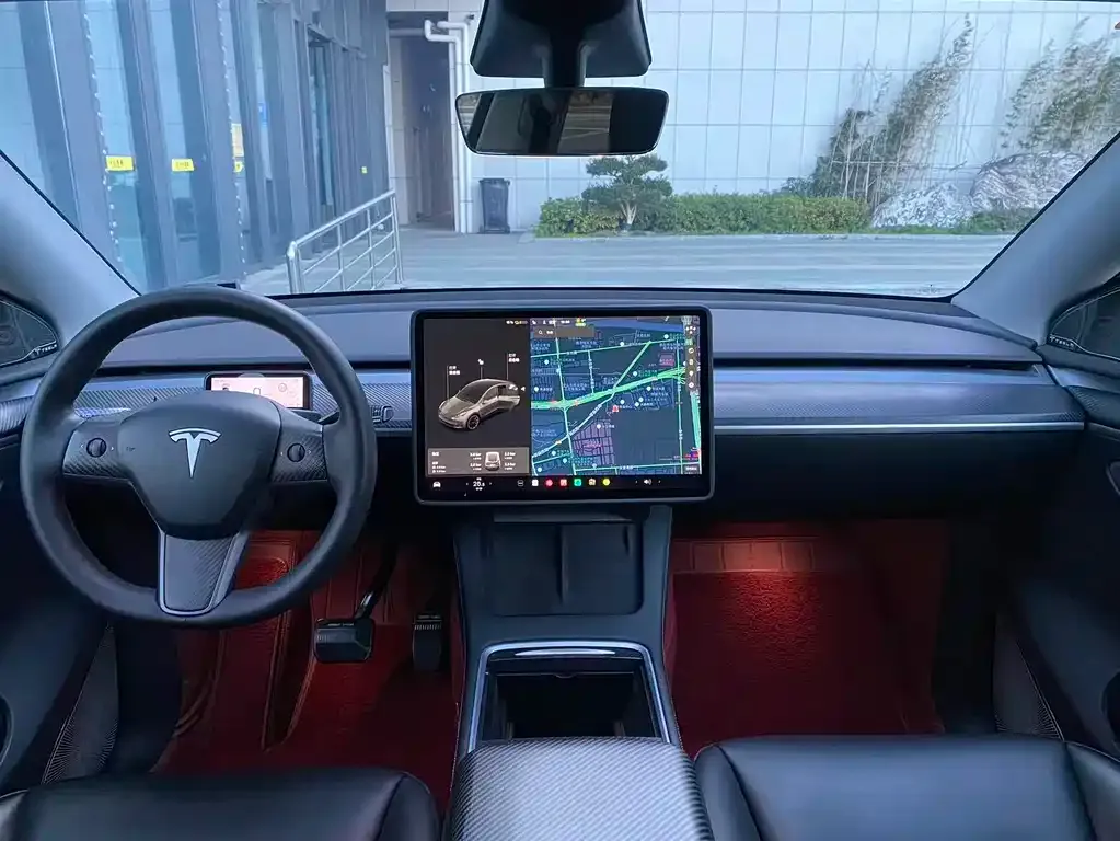 Tesla Model Y — фото 2