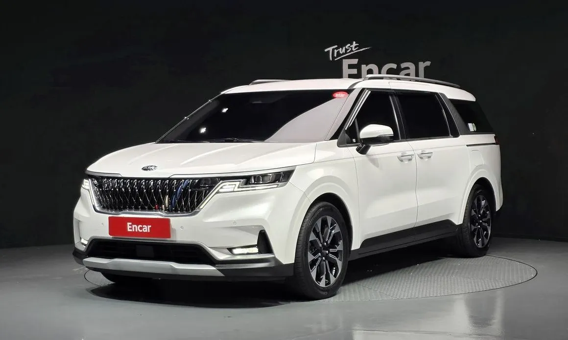 Kia Carnival — фото 1
