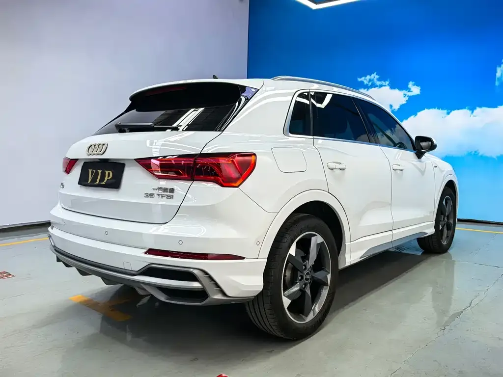 Audi Q3 — фото 7