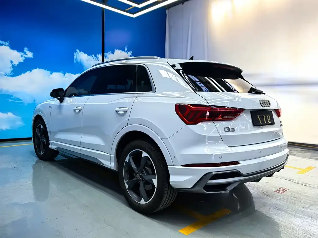 Audi Q3 — фото 8