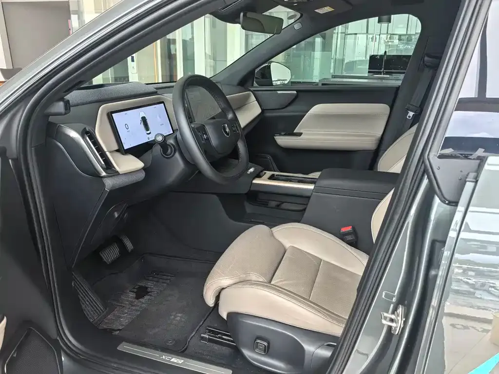 Volvo XC70 Plug-in Hybrid 2025 из CN, фото 10
