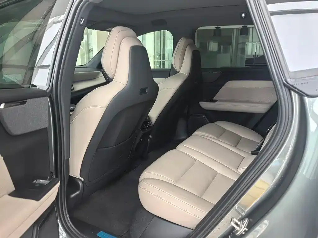 Volvo XC70 Plug-in Hybrid 2025 из CN, фото 8