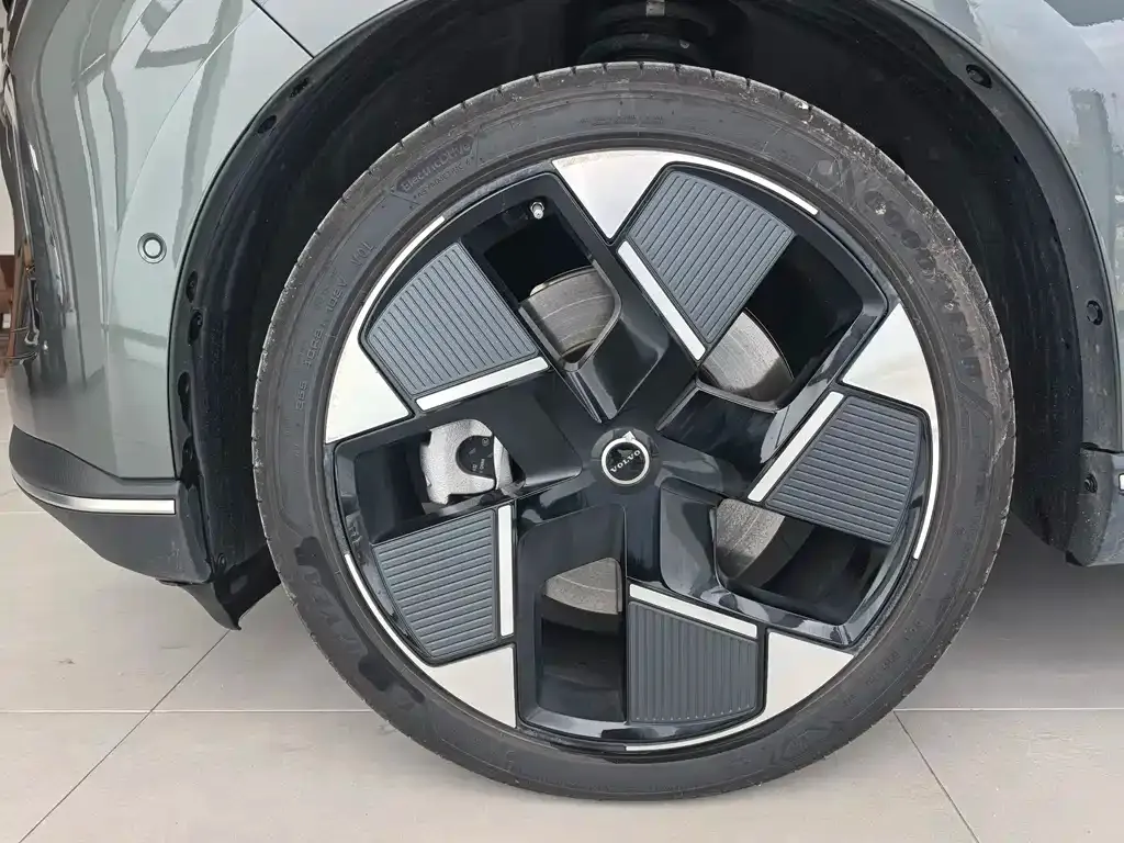 Volvo XC70 Plug-in Hybrid 2025 из CN, фото 6