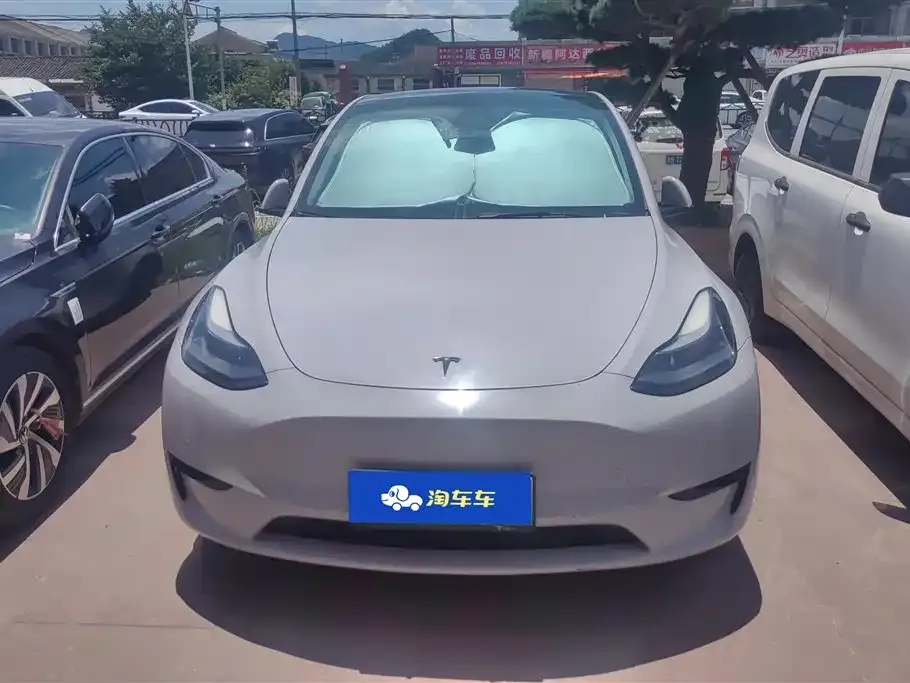 Tesla Model Y — фото 8
