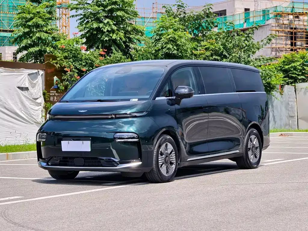 Geely Yizhen L380
