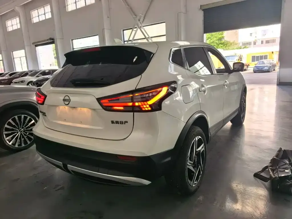 Nissan Qashqai — фото 6
