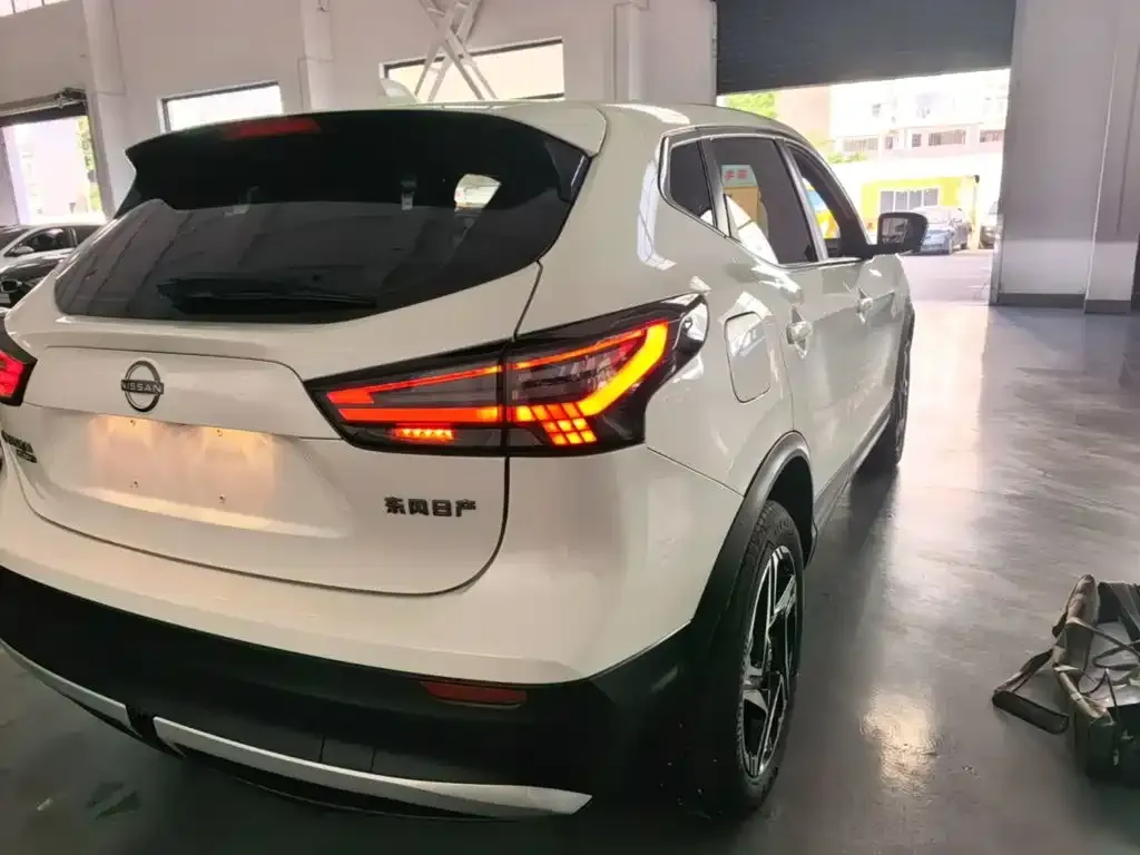 Nissan Qashqai — фото 2