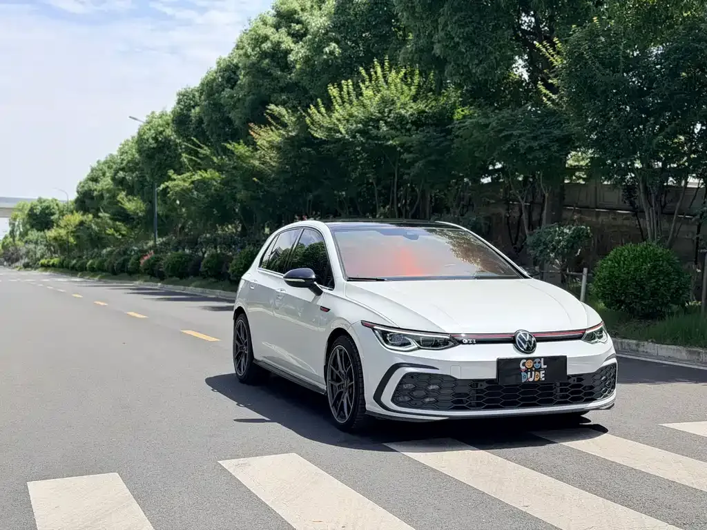 Volkswagen Golf GTI — фото 8