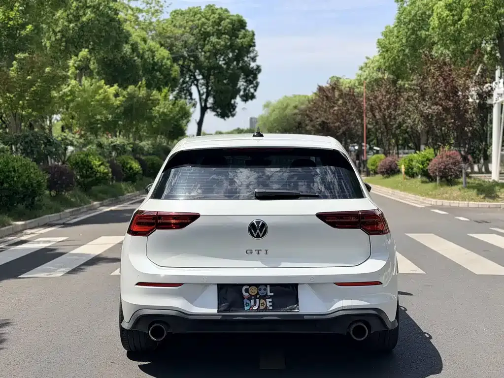 Volkswagen Golf GTI — фото 6