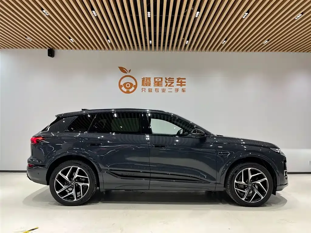 Audi Q6L e-tron — фото 3