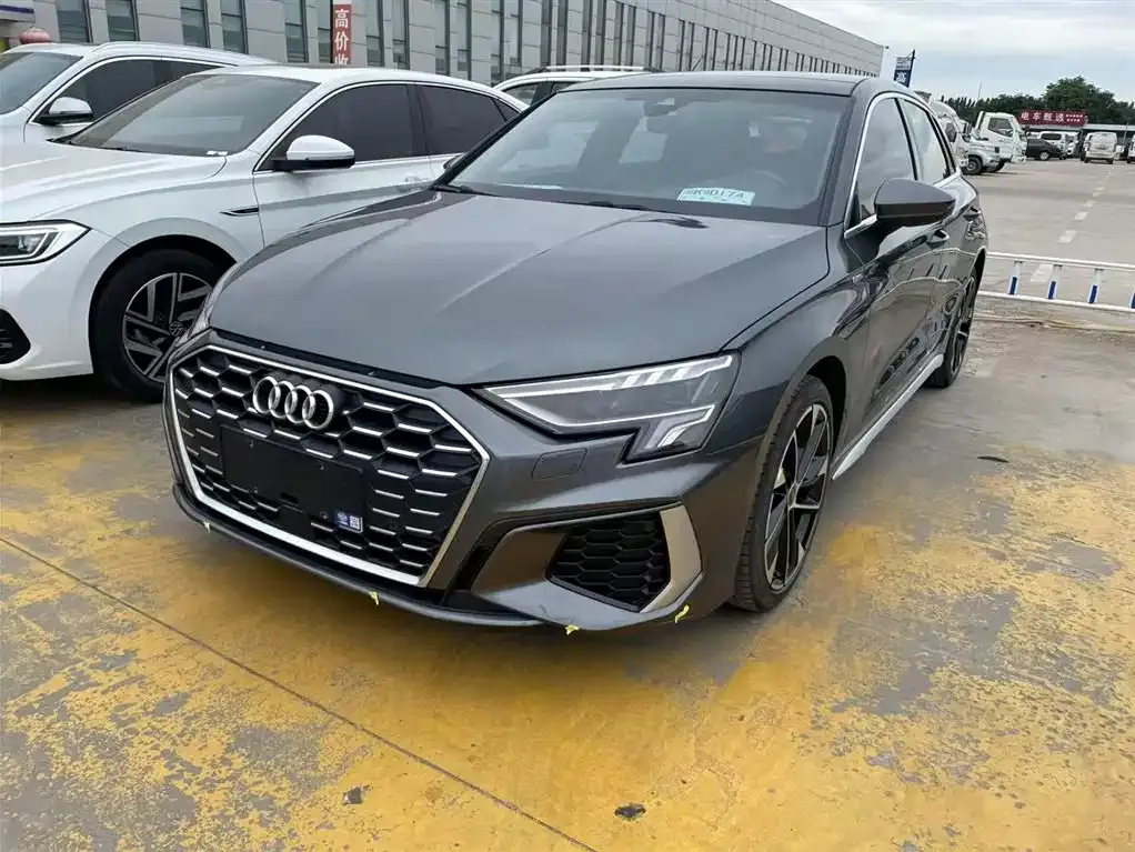 Audi A3 — фото 1
