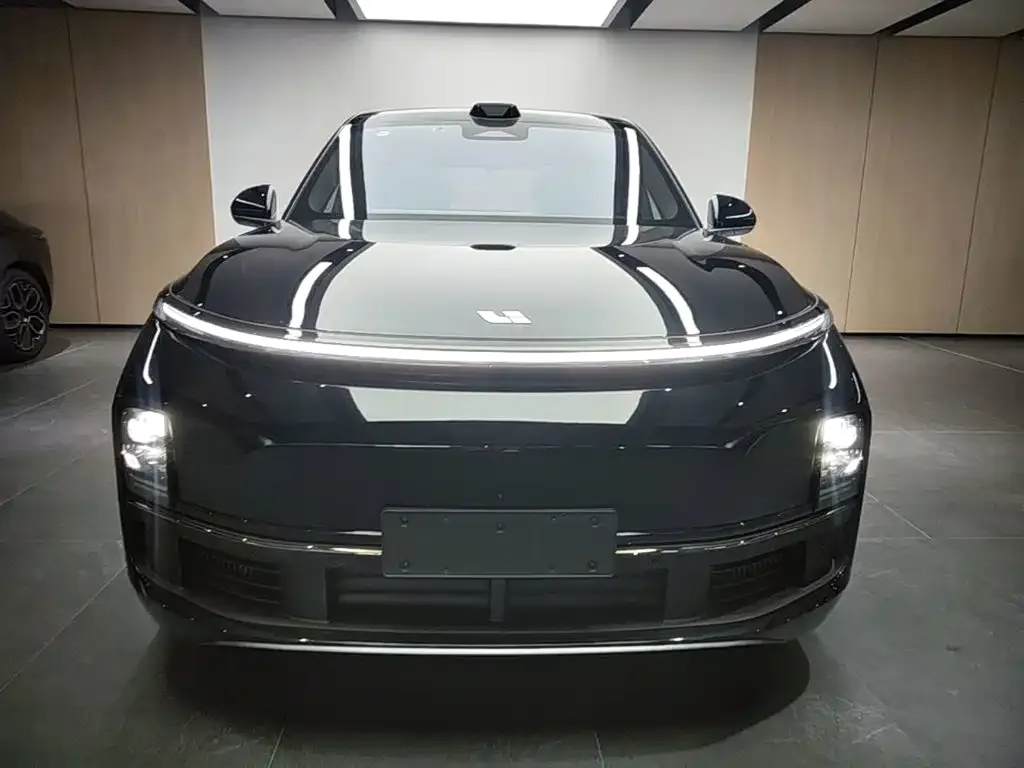 Li Auto L9 — фото 2