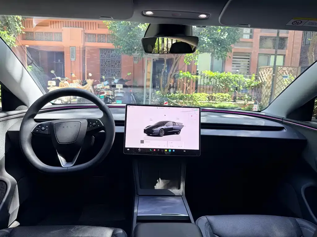 Tesla Model 3 — фото 3