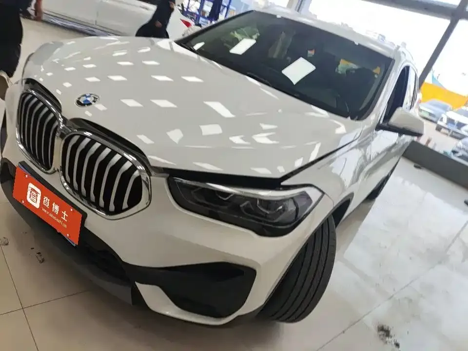BMW X1 — фото 1