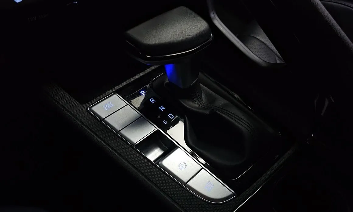 Hyundai AVANTE — фото 2