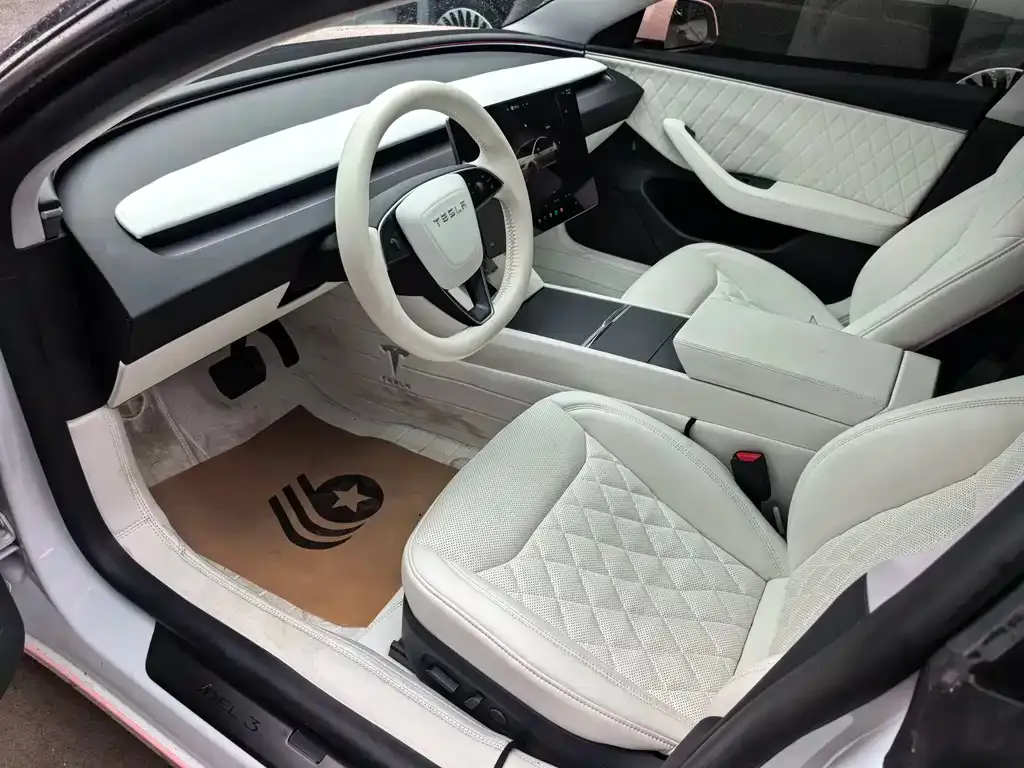 Tesla Model 3 — фото 4