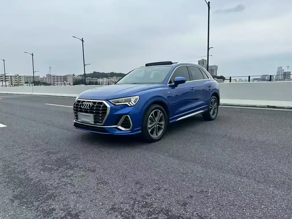 Audi Q3 — фото 1