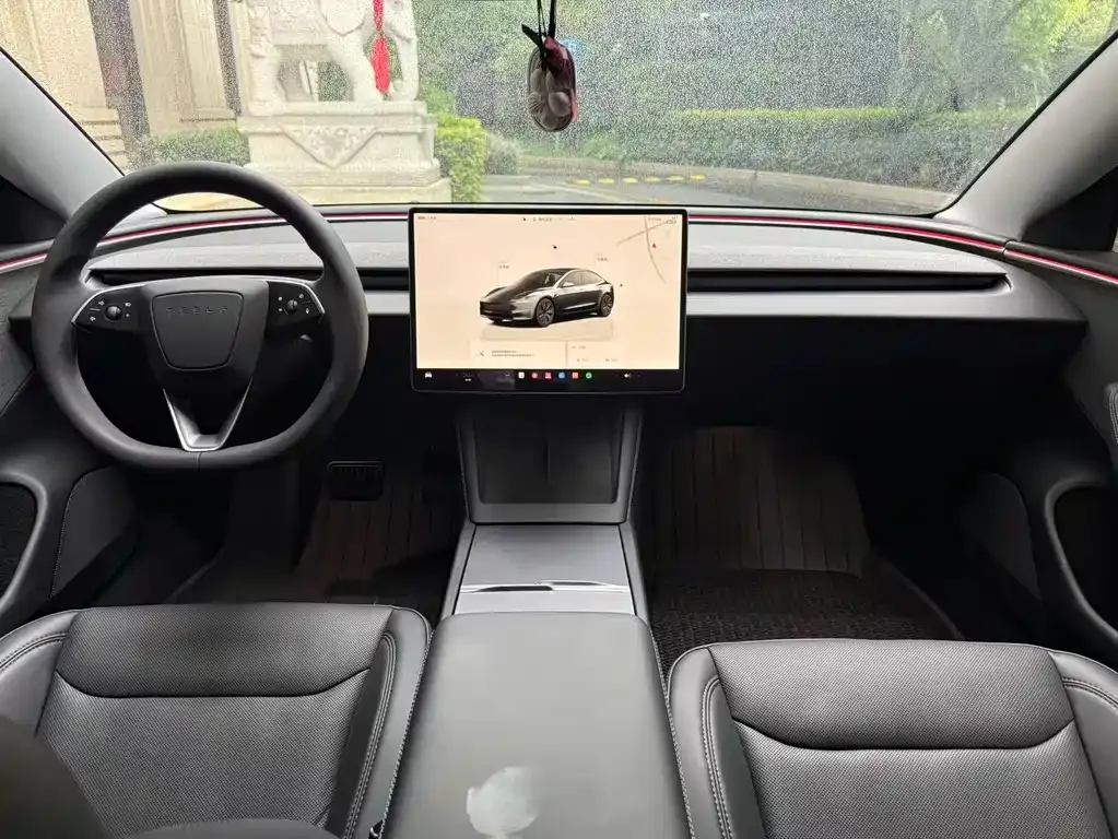 Tesla Model 3 — фото 7