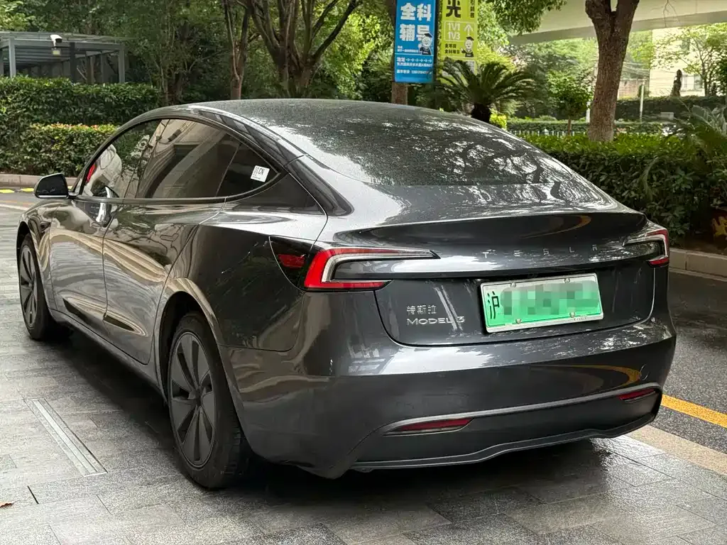 Tesla Model 3 — фото 9