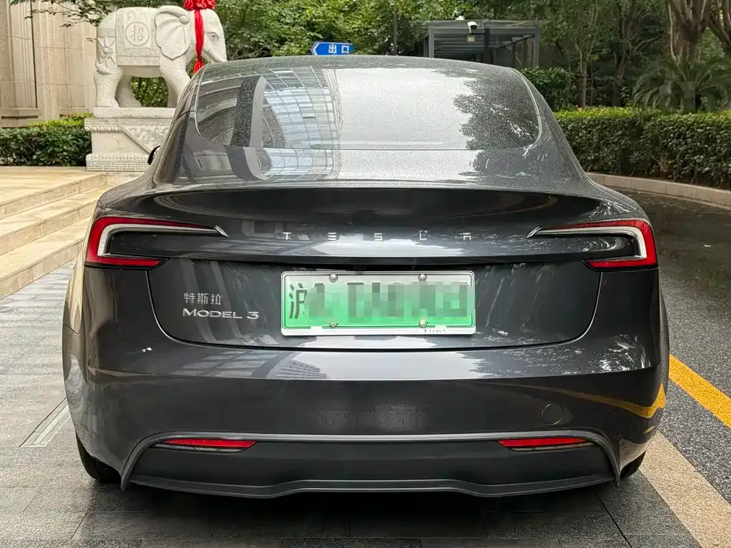Tesla Model 3 — фото 5