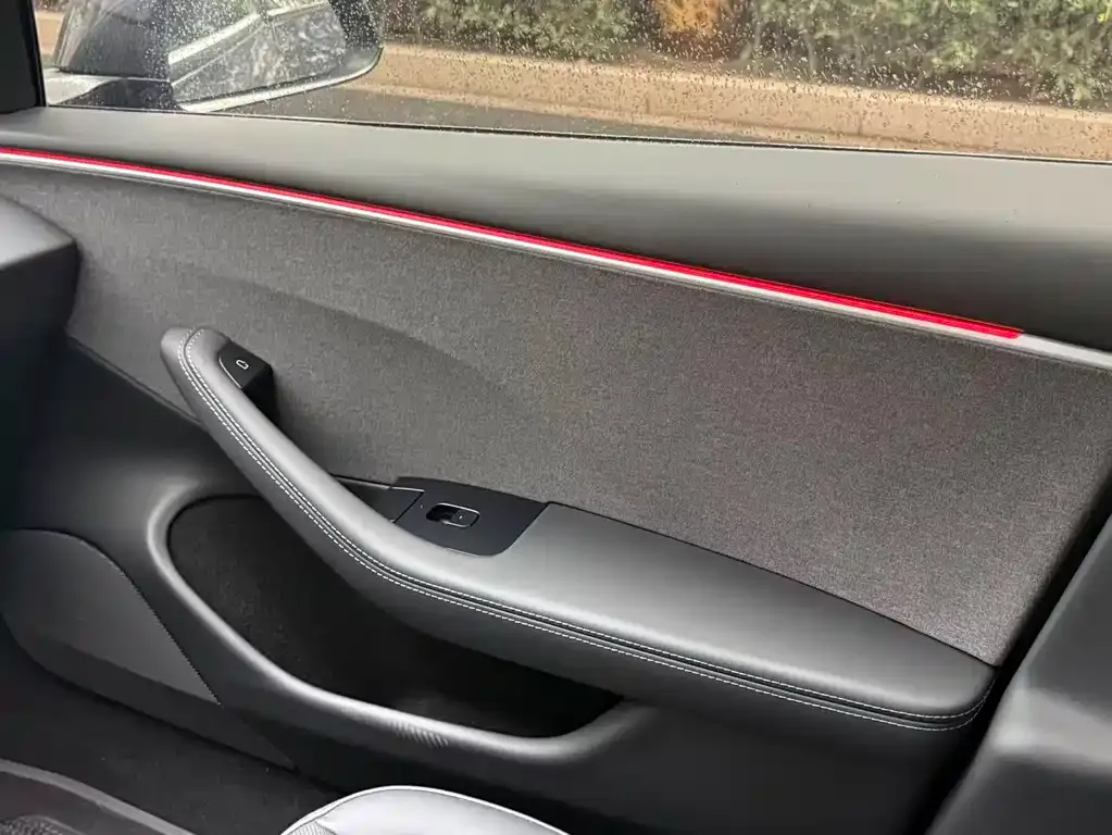 Tesla Model 3 — фото 3