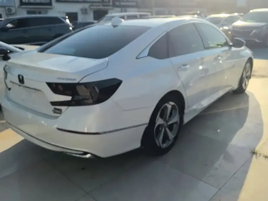 Honda Accord — фото 4