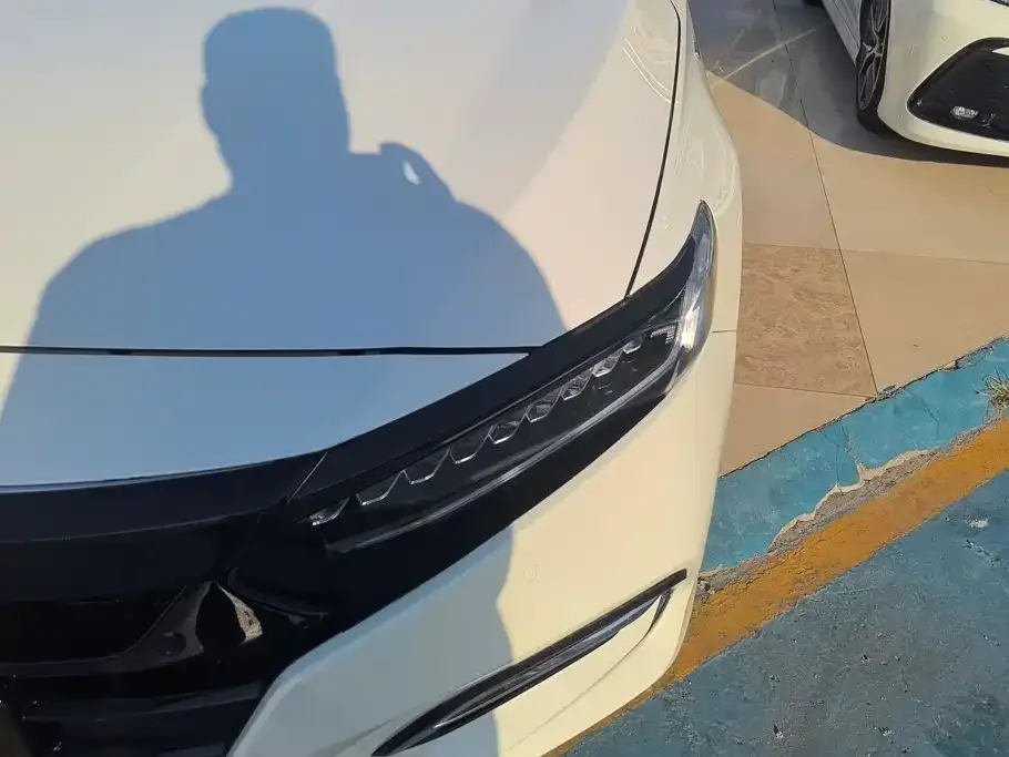 Honda Accord — фото 10